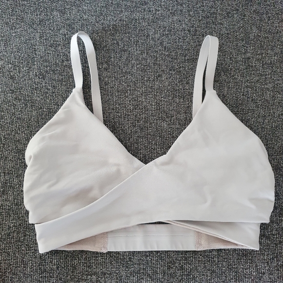 Lululemon Lean In Bra - Picture 2 of 6